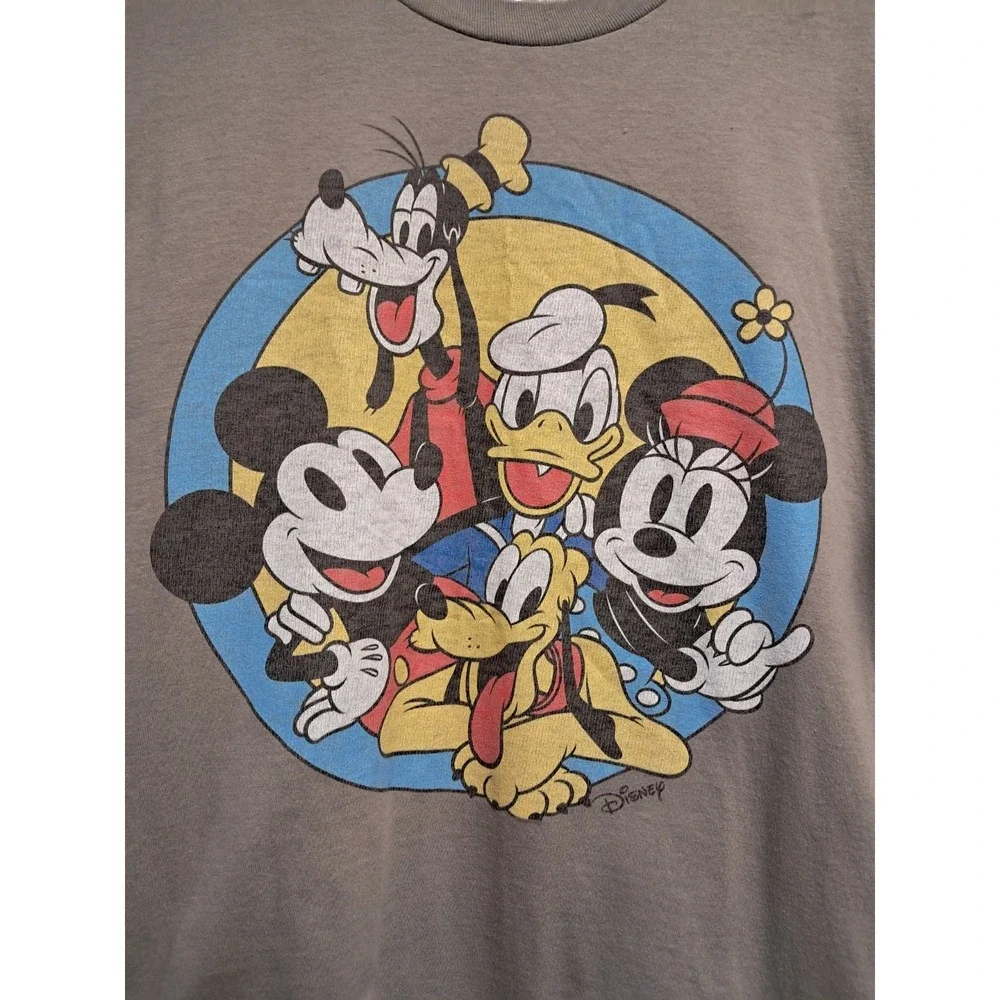 Disney‎ Small Childs Shirt That Has Goofy, Micky, Minnie, And Donald On It